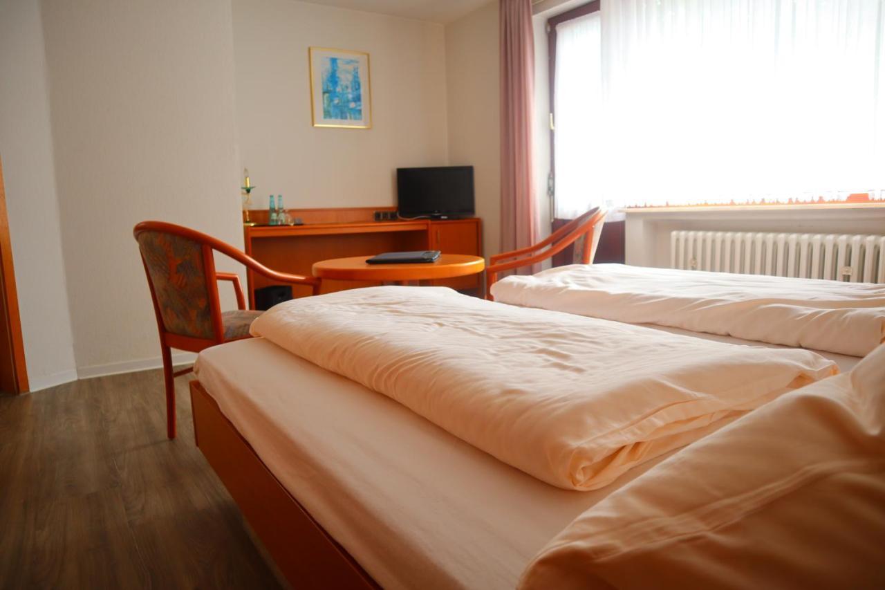 Pension Zur Harburg Hotel Uslar Exterior photo