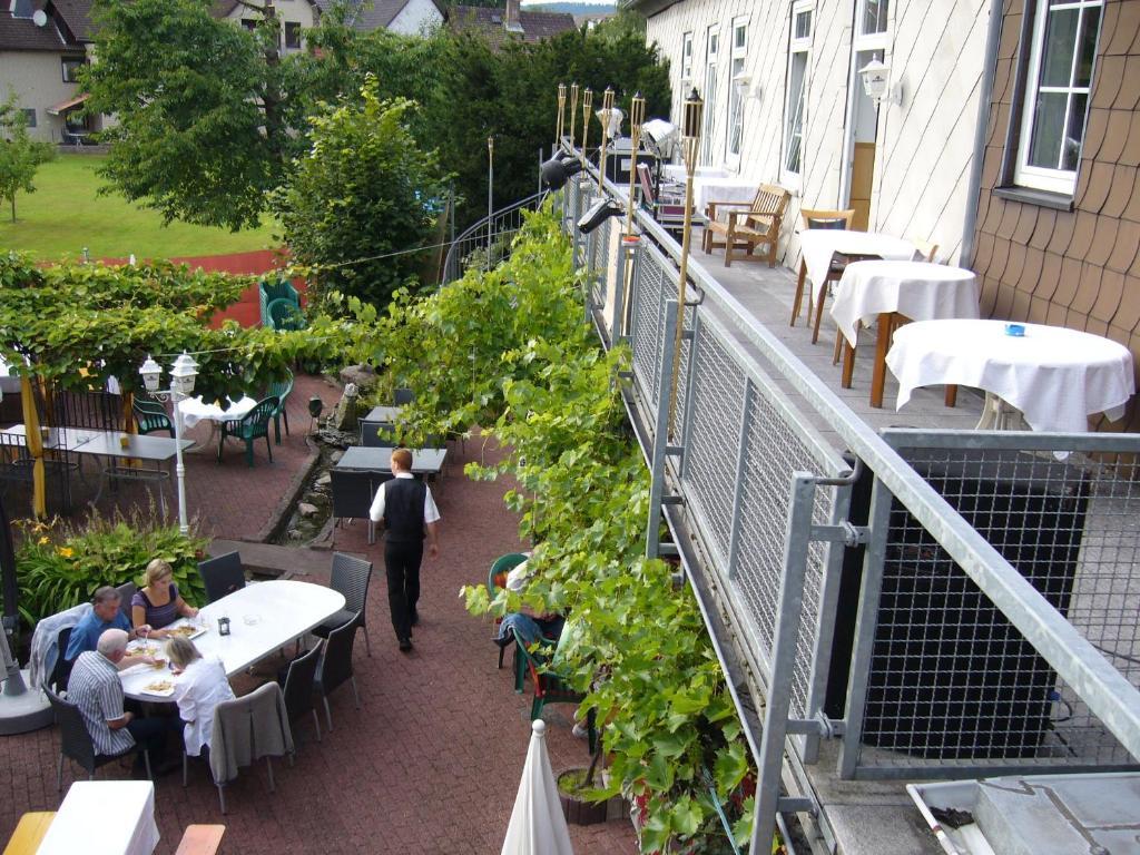 Pension Zur Harburg Hotel Uslar Exterior photo